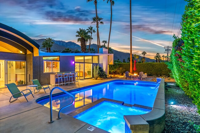 Building Photo - 1986 Yucca Pl