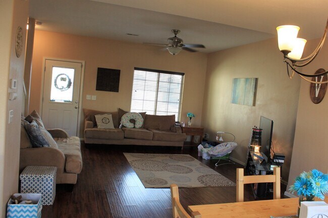 Building Photo - 10757 Deer Meadow Cir