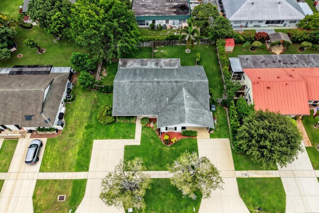 Building Photo - 1350 Riverside Cir