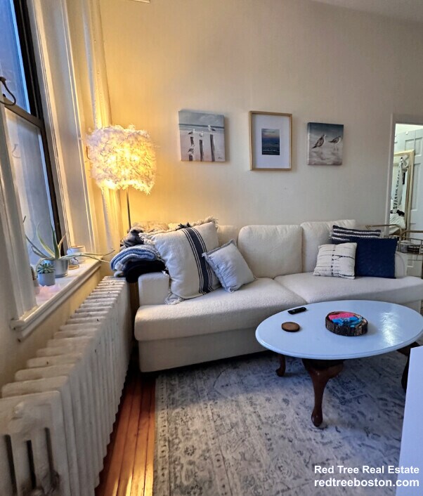 Building Photo - 583 Beacon St