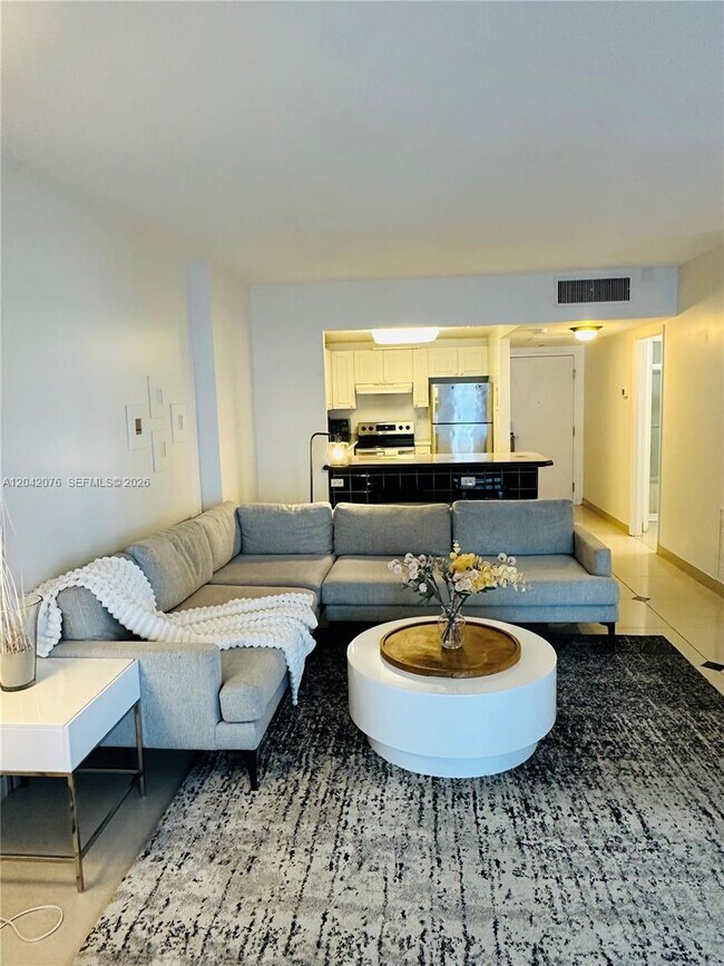 Building Photo - 2301 Collins Ave