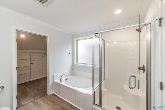 Building Photo - 15036 Lakeside Trail SW