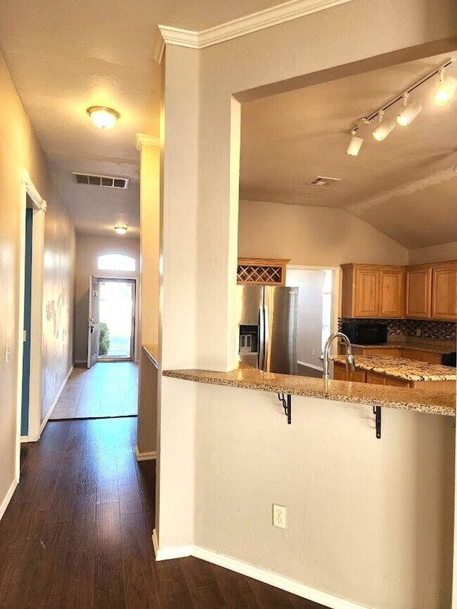 Building Photo - 3 Bed 2Bath 2 Car in the Westlake Addition NW OKC