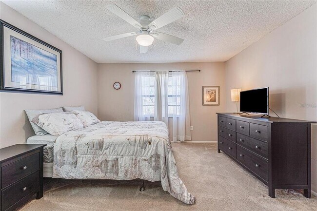 Building Photo - 6401 Drexel Dr