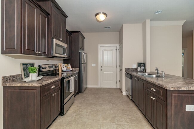 Building Photo - Beautiful 3 bedroom Townhome in Grovetown!