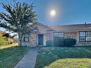 Building Photo - Newly Renovated Single Family Home | 2 BR/2BA | Covered Parking