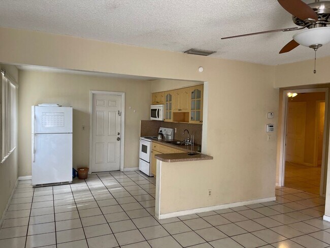 Building Photo - POS Holdings LLC-718-720