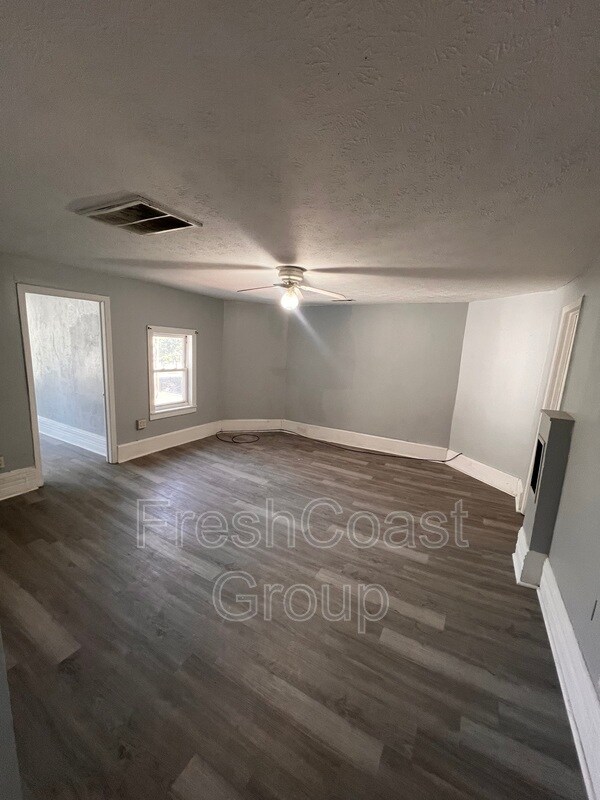 Building Photo - 3318 W 30th St