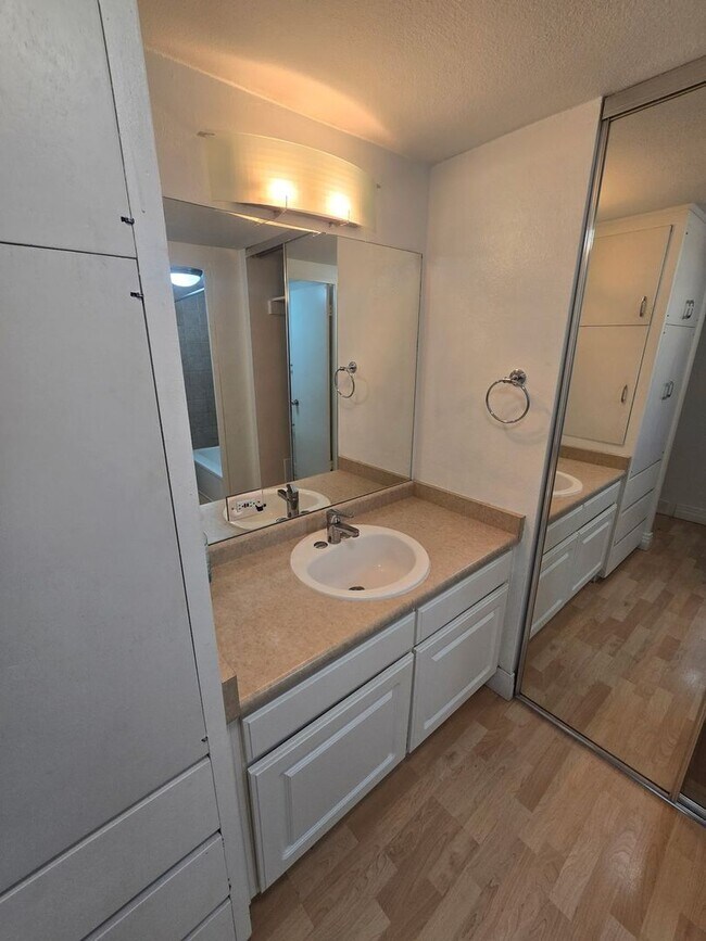 Building Photo - 1196 N Grant St