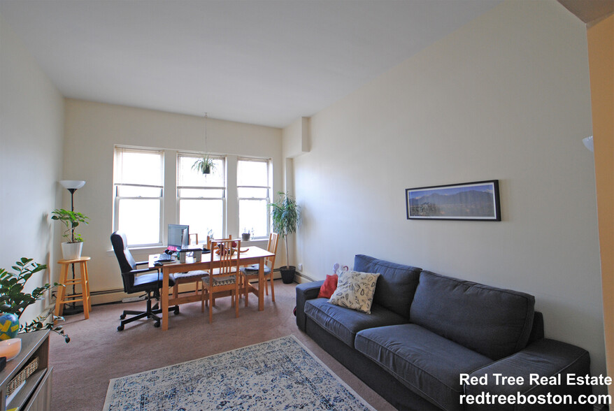apt 2 - 25 Colborne Rd