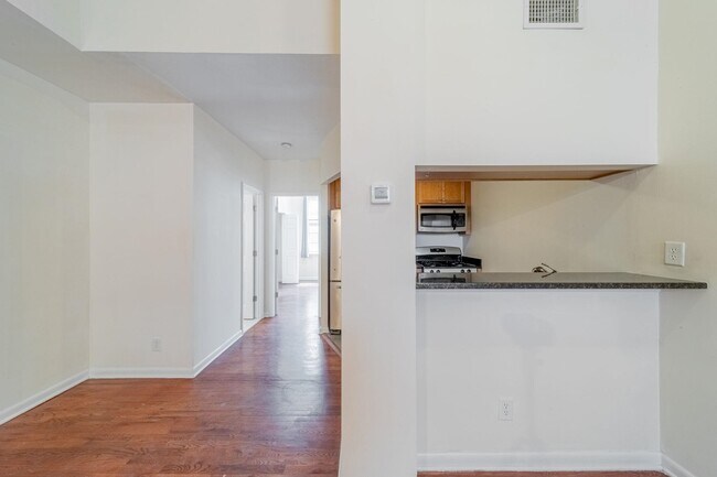 Building Photo - 186 Wayne St