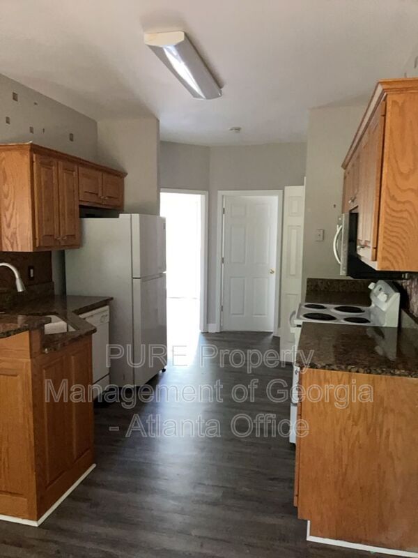 Building Photo - 27 N Hampton Dr
