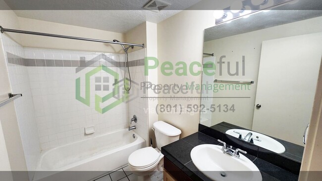 Building Photo - 4340 S Highland Dr