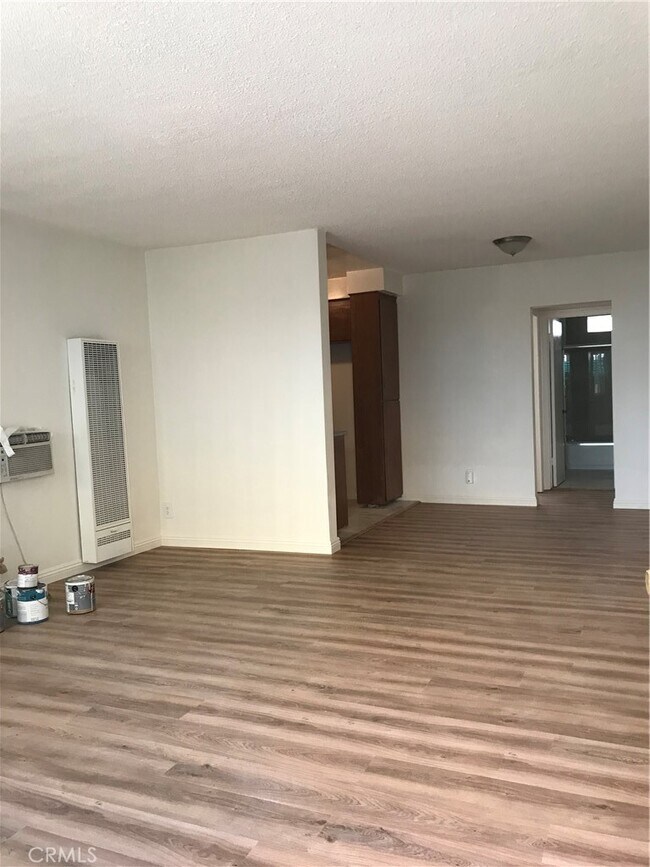 Building Photo - 223 S 5th St