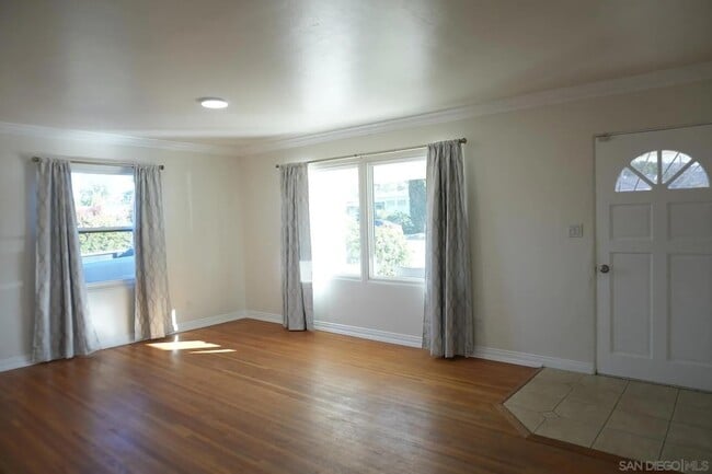 Building Photo - 3860 Paula St