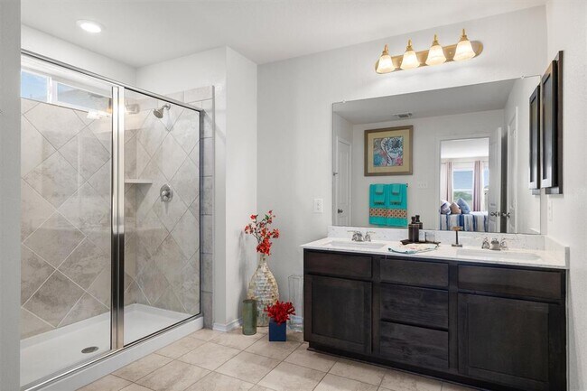 Building Photo - 1208 Ravenside Cove