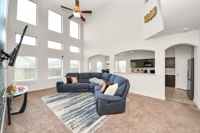 Building Photo - 622 Aberhill Dr