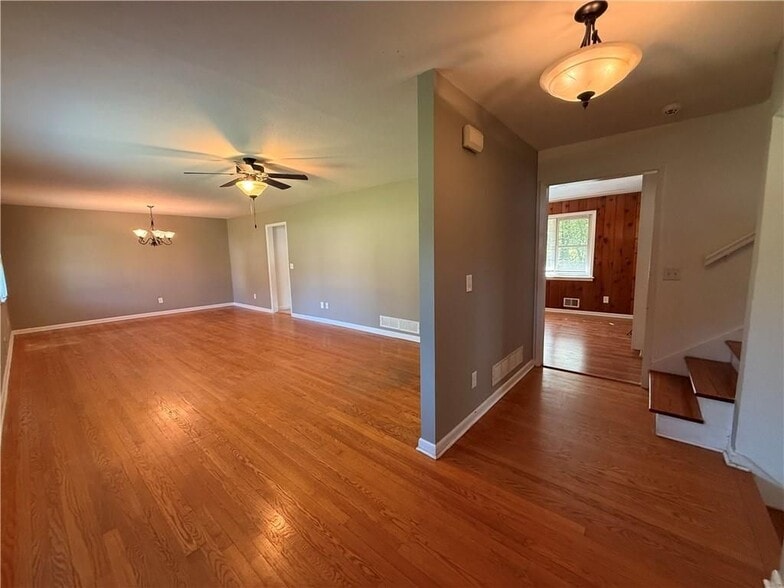 Building Photo - 1395 Siesta Ln