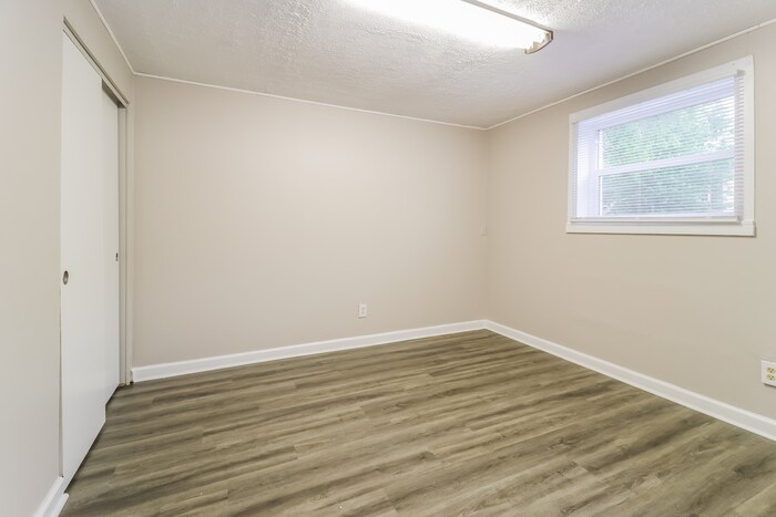 Building Photo - 2470 Berthbrook Dr