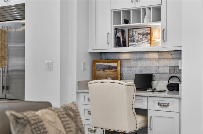 Building Photo - 1812 Wellbourne Dr NE