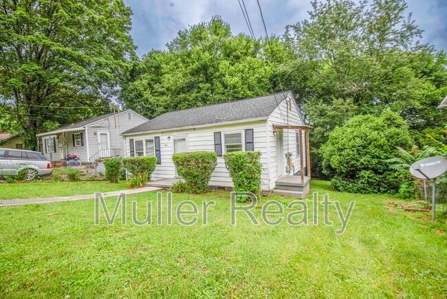 Building Photo - 3821 Selma Ave