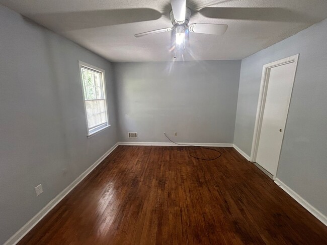 Building Photo - 715-B Montague, Columbia, SC 29209