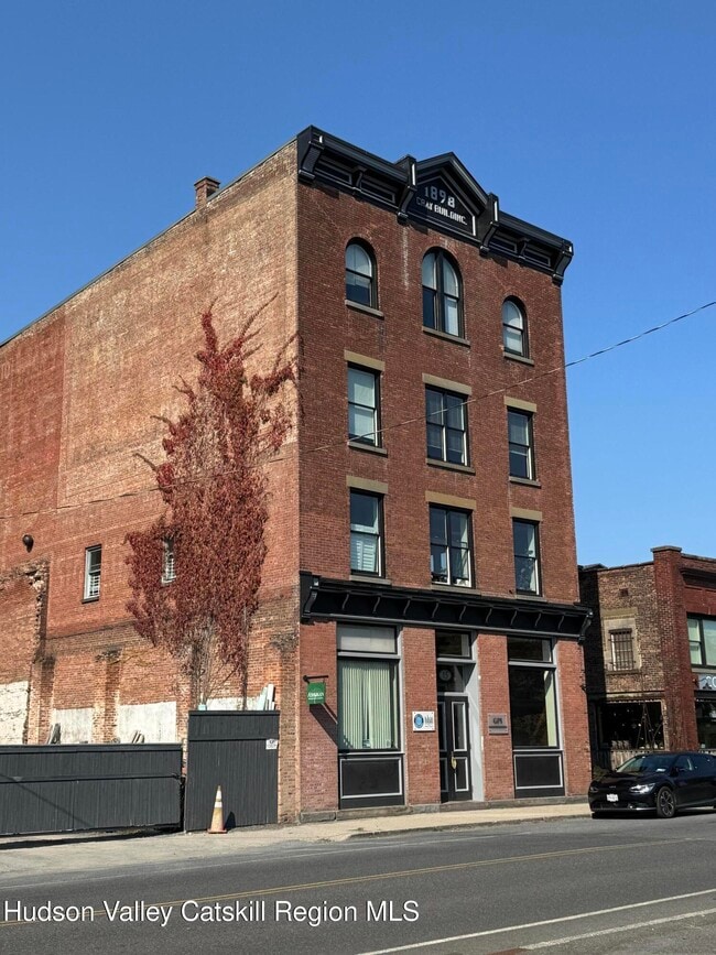 Building Photo - 15 Railroad Ave