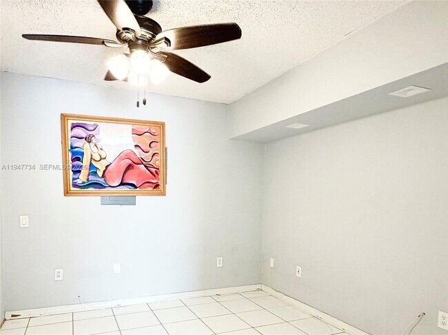 Building Photo - 673 W 60th St