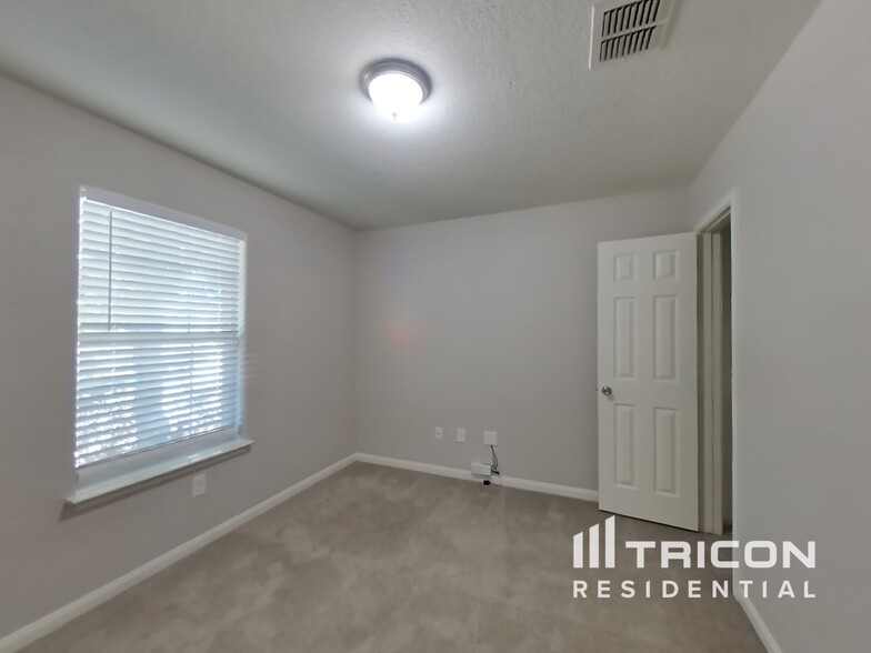 Building Photo - 11443 Coral Canyon