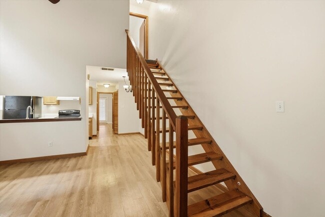 Building Photo - 2658 Millbank Dr