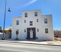 Building Photo - 1210 N Oregon St
