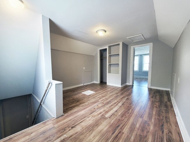 Building Photo - 3 Bed - 2 Full Bath Cape Cod for Rent