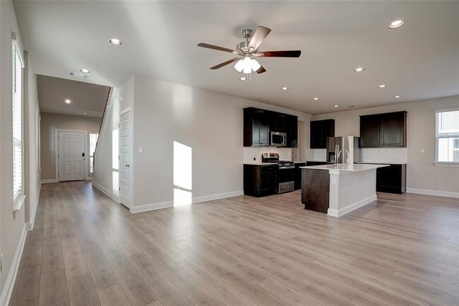 Building Photo - 135 Living Reef Dr