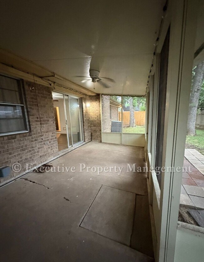 Building Photo - 410 Jeffrey