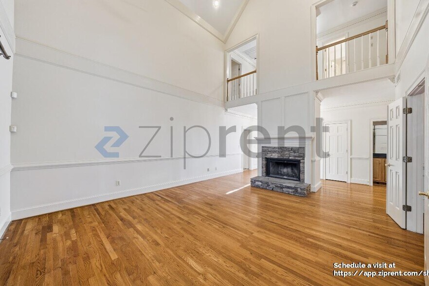 Building Photo - 2862 Clary Hill Dr