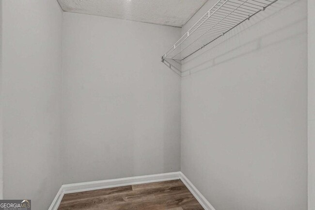 Building Photo - 2805 Northeast Expy