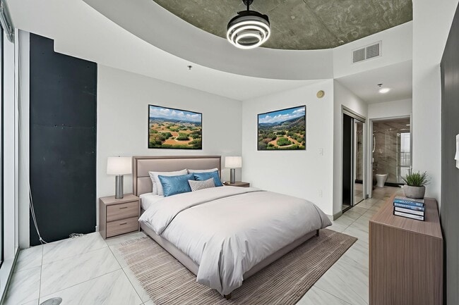 Building Photo - Upgraded Studio Condo in Buckhead