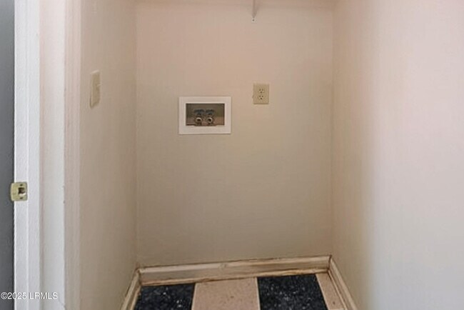 Building Photo - 1231 Ladys Island Dr