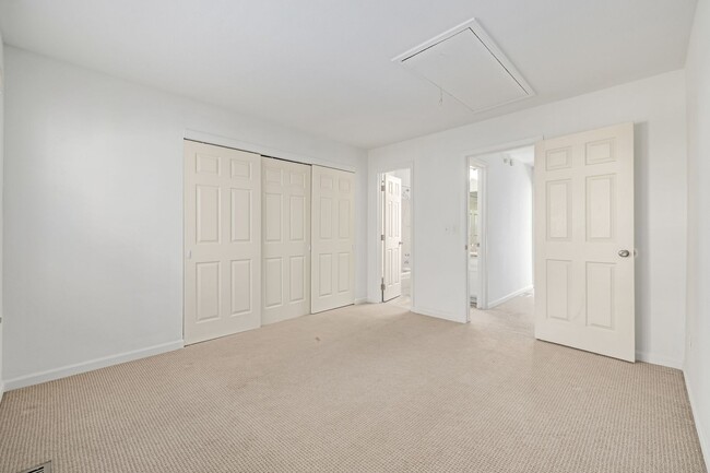 Building Photo - 8066 S Columbine Ct