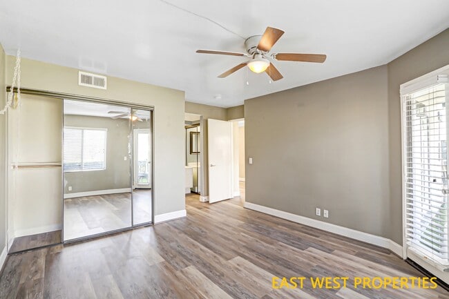 Building Photo - 21 Lobelia