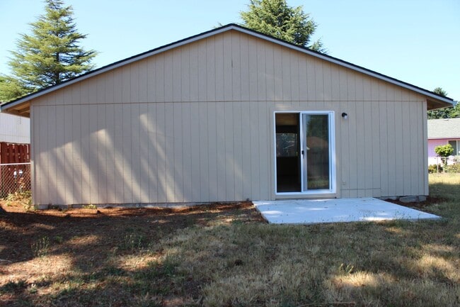 Building Photo - Hillsboro three bedroom ranch
