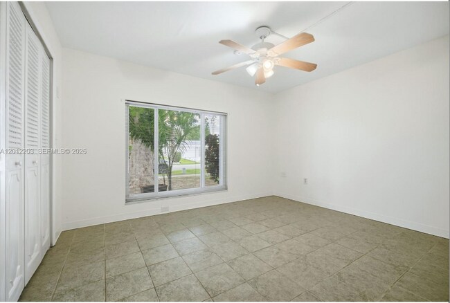 Building Photo - 920 NW 92nd Ave