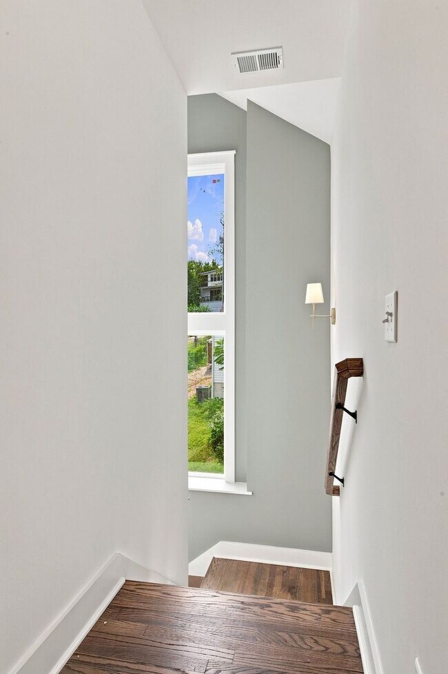 Building Photo - 508 Waycross Dr