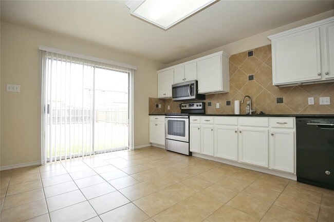 Building Photo - 213 Rim Rock Dr