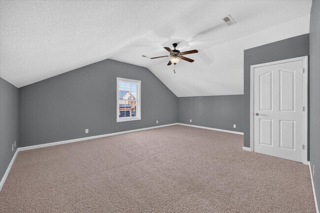 Building Photo - 3534 Southwood Dr