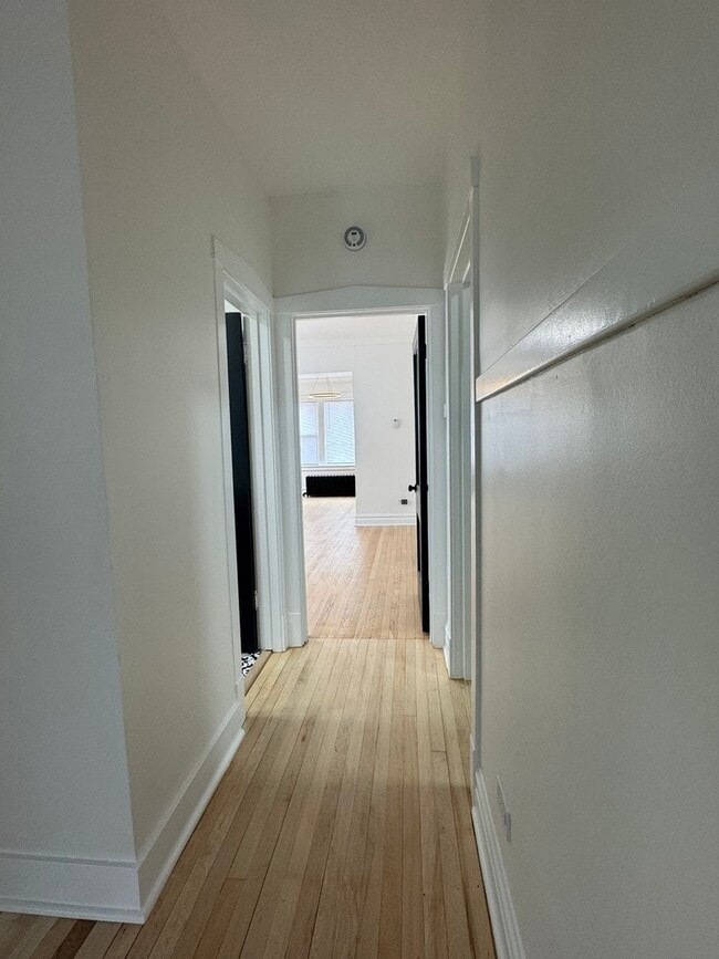 Building Photo - 1807 S 49th Ct