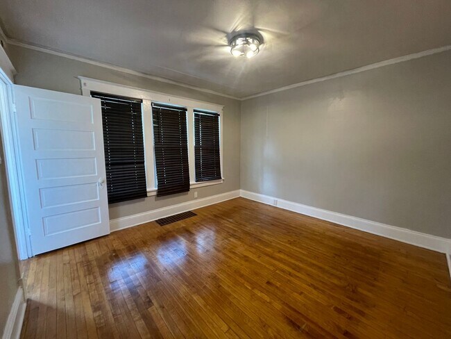 Building Photo - 2524 N Weil St