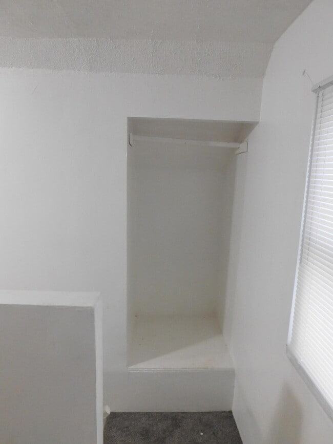 Building Photo - 6490 Stahelin Ave