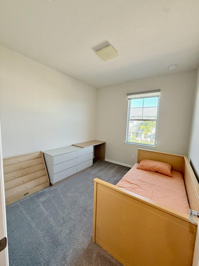 Building Photo - 5182 Eucalyptus Dr