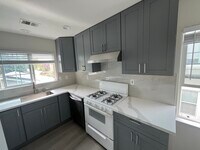 Kitchen - 1671 E Gate Way